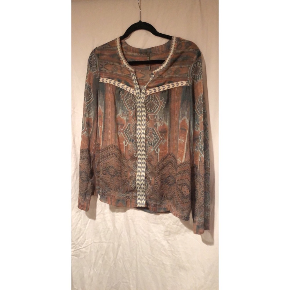 Buckle long sleeves blouse